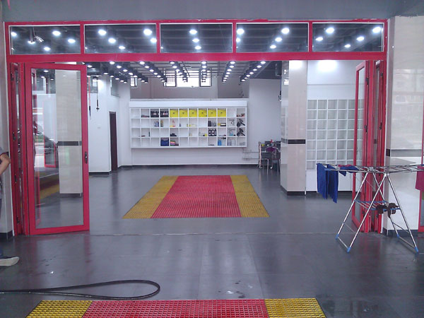 ����䓸���O��